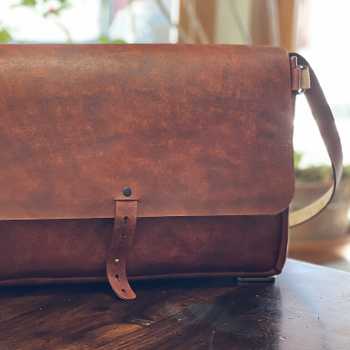Minimalist Leather Messenger Bag